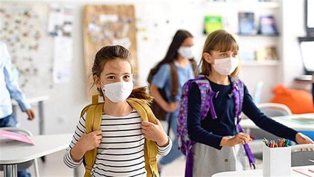 "Ναι" απο τους ειδικούς στη λειτουργία των σχολείων και σε επιδημιολογικά επιβαρυμένες περιοχές