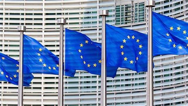 Εμβόλια: Οι ίντριγκες, το παρασκήνιο και η ήττα της Ευρώπης