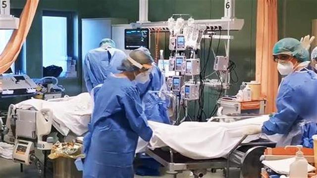 16χρονη με κορωνοϊό πέθανε στο νοσοκομείο της Θήβας