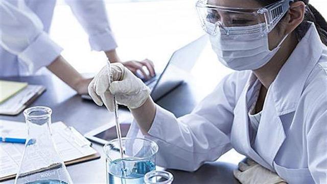 Η θαψιγαργίνη υποσχόμενη για την αντιμετώπιση της COVID-19