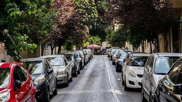 Η ΑΑΔΕ διευκρινίζει ότι δεν διακόπτεται η απαλλαγή από τα τέλη κυκλοφορίας