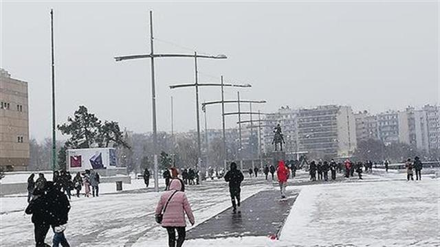 Η "Μήδεια" σε ρόλο Χαρδαλιά, σκληραίνει το lockdown στη Θεσσαλονίκη [εικόνες]