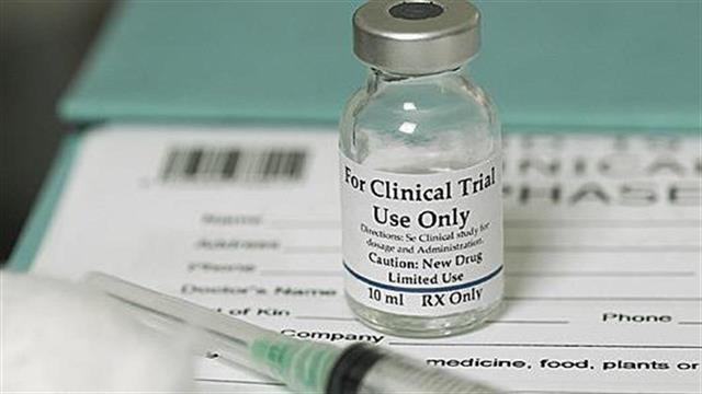 Βρετανοί επιστήμονες θέλουν να επιμολύνουν εθελοντές με τον ιό SARS-CoV-2