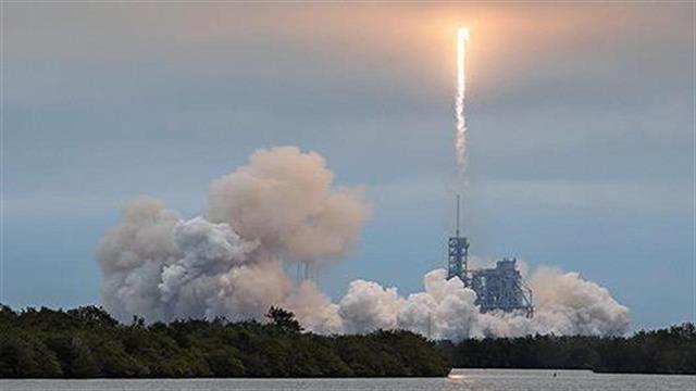 29χρονη επιζήσασα από παιδικό καρκίνο θα ταξιδέψει στο διάστημα