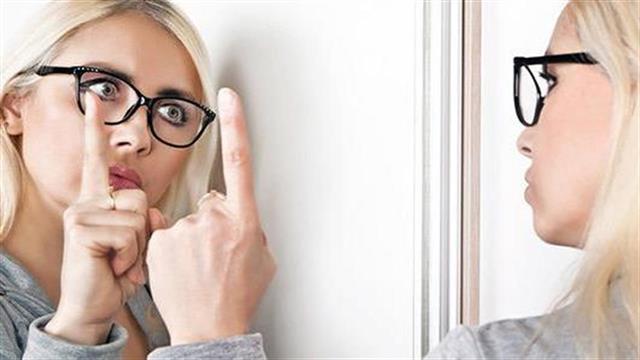 Είναι φυσιολογικό να μιλάτε συχνά στον εαυτό σας;