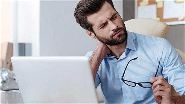 Ευθειασμός: Όταν ο αυχένας είναι στραβός