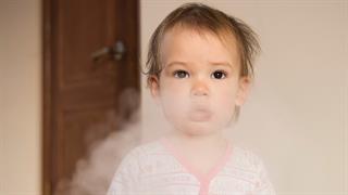 Το παθητικό κάπνισμα μπορεί να στείλει τα παιδιά στα Επείγοντα