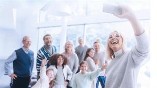 Οι μοναδικοί οφθαλμικοί φακοί ZEISS AntiVirus εξουδετερώνουν το 99,9% των ιών και βακτηρίων