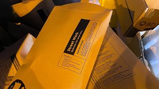 ΟΚΑΝΑ: ''Μένουμε ζωντανοί, έχουμε επιλογή''