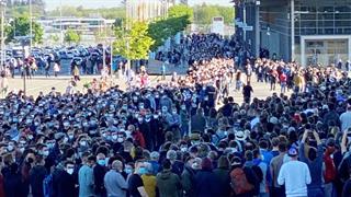 Εικόνες χάους από τους εμβολιασμούς στη Γερμανία