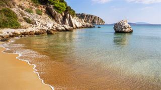 Αφαιρέθηκε η ''Γαλάζια Σημαία'' από 15 ελληνικές ακτές