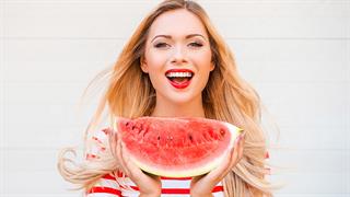 Ποια είναι η κατάλληλη διατροφή για την επιδερμίδα μου;