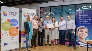 Η AbbVie υπογράφει τη Χάρτα Διαφορετικότητας