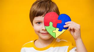 Διάγνωση αυτισμού πριν την ηλικία των 2,5 ετών οδηγεί σε σημαντική βελτίωση των συμπτωμάτων κοινωνικών δυσκολιών