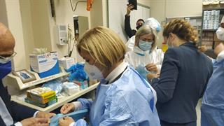 Εκτάκτως η Μίνα Γκάγκα στα νοσοκομεία της Θεσσαλονίκης