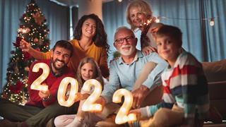 Πρωτοχρονιά με Όμικρον: Πώς να μη μάς φάει το άγχος