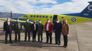 Η Μίνα Γκάγκα στη Βάση Αεροδιακομιδών της Ελευσίνας