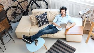 Τα χρόνια που ζουν μόνοι και οι απανωτοί χωρισμοί συνδέονται με φλεγμονή στους άντρες