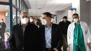 Επίσκεψη Δημήτρη Κουτσούμπα στο νοσοκομείο 