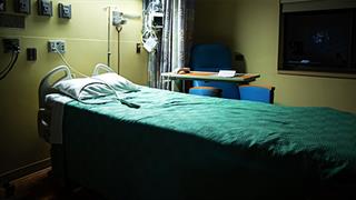 Θάνατος από CoViD-19 ή με CoViD-19;