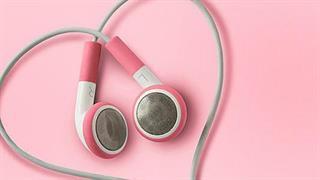 Έρευνα: Η μουσική βοηθά στα συμπτώματα της εμμηνόπαυσης
