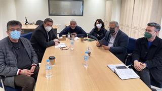 Αντιπροσωπεία του ΣΥΡΙΖΑ στον ΕΟΠΥΥ, με επικεφαλής τον Ανδρέα Ξανθό