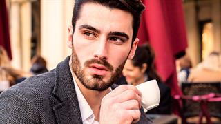Ο καφές επηρεάζει διαφορετικά τα επίπεδα χοληστερόλης αντρών και γυναικών