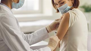 Έρευνα: Λιγότερο αποτελεσματικά τα εμβόλια κατά της Covid σε ασθενείς με καρκίνο