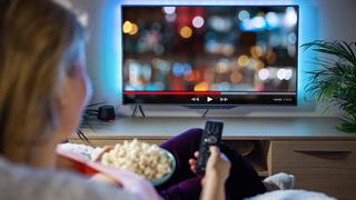 Μισή ώρα λιγότερη τηλεόραση την ημέρα, μειώνει κατά 11% τους θανάτους από στεφανιαία νόσο