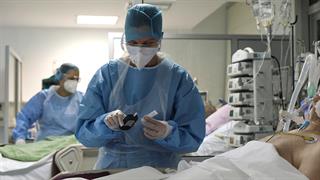 4.141 νέες λοιμώξεις από κορωνοϊό, 17+1 ακόμη θάνατοι, 140 διασωληνωμένοι