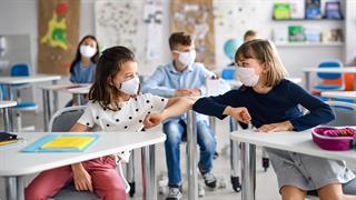 Εξετάσεις με μάσκα στα σχολεία - Τι εισηγείται η επιτροπή ειδικών