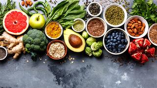 Πώς η διατροφή μπορεί να βελτιώσει την ανθεκτικότητα στις χρόνιες ασθένειες