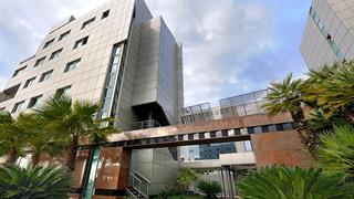 Πρόστιμο στο Ιατρικό Αθηνών για παραβίαση του πλαφόν στα μοριακά τεστ