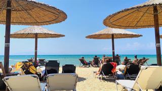 Covid-19: Mεγάλη πίεση σε τουριστικές περιοχές της B. Eλλάδας