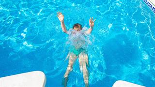 To 60% των Ελλήνων δεν ξέρει κολύμπι