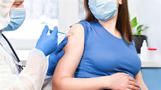 CοViD-19: Ο εμβολιασμός προστατεύει από νόσηση κατά την εγκυμοσύνη  [μελέτη]