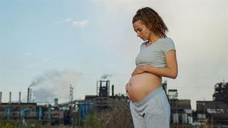 Tα έμβρυα έχουν σωματίδια ατμοσφαιρικής ρύπανσης στον εγκέφαλο και σε άλλα όργανά τους!