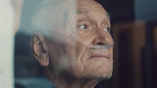 ECDC: Μεγάλη αύξηση κρουσμάτων CoViD σε άτομα 65 ετών και άνω - Τι γίνεται στην Ελλάδα