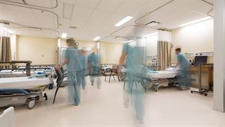 Σε διαβούλευση το νομοσχέδιο για παράλληλη απασχόληση γιατρών σε ΕΣΥ και ιδιωτικό τομέα