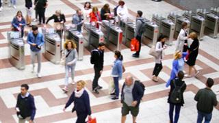 Η Ελλάδα σπάει τα ευρωπαϊκά...κοντέρ της πανδημίας - Πρώτη σε κρούσματα, δεύτερη σε θανάτους [πίνακες]