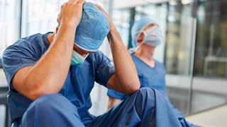 Πανδημία: Συνεχίζονται οι πρωτιές της Ελλάδας σε κρούσματα και εισαγωγές στις ΜΕΘ