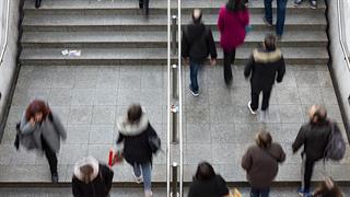 Πανδημία: Η Ελλάδα κλείνει τα αυτιά στον συναγερμό που σημαίνει στην Ευρώπη