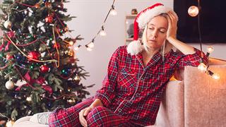 Μοναξιά στις γιορτές: Πώς να τη διαχειριστείτε