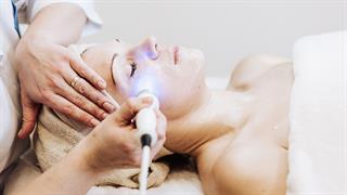 Γιατί ο χειμώνας είναι ιδανική εποχή για θεραπείες με λέιζερ