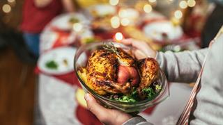 Υγιεινές συμβουλές για το γιορτινό τραπέζι 