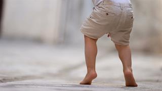 Περπάτημα στις μύτες των ποδιών: Πότε γίνεται επικίνδυνο;