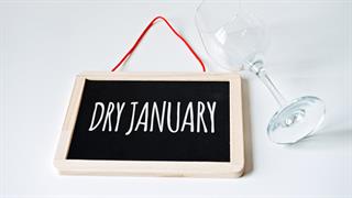 Αλκοόλ: Πώς ο στεγνός Ιανουάριος μπορεί να βοηθήσει την υγεία
