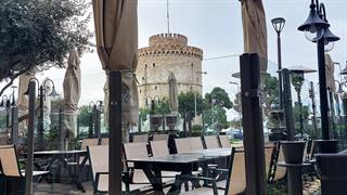 Τι γίνεται στη Θεσσαλονίκη με τα τραπεζάκια της πανδημίας