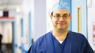 Επίτιμος διδάκτορας του Πανεπιστημίου Θεσσαλίας ο χειρουργός Paris Tekkis