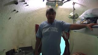 Καθηγητής θα ζήσει σε υποθαλάσσιο κουτί για 100 ημέρες - Ερευνά τις επιπτώσεις στην υγεία του